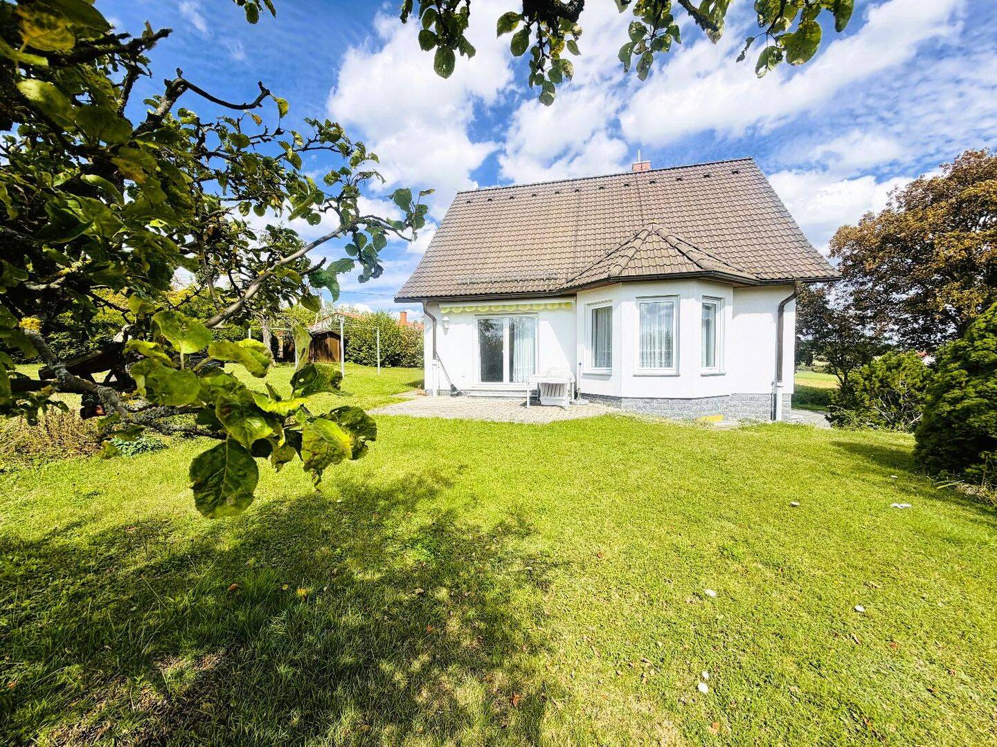 Viel Raum für Ihre Wohnträume: Gepflegtes Einfamilienhaus auf Traumgrundstück in ruhiger Wohnlage, 99326 Stadtilm