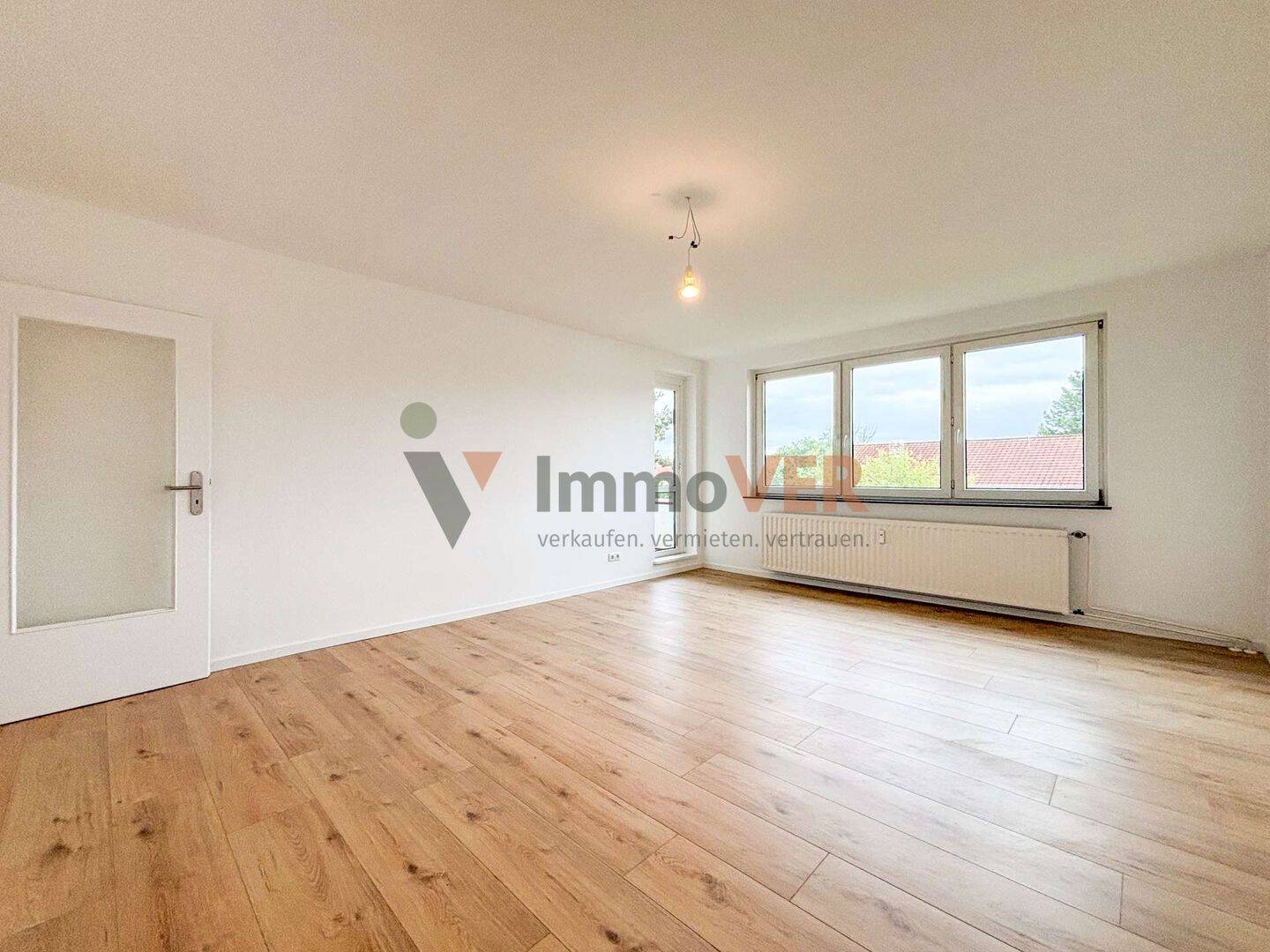 Erstbezug nach Modernisierung: 4-Zimmer-Wohnung mit Loggia in Bremen Huchting, 28259 Bremen (Grolland Kirchhuchting Mittelshuchting Sodenmatt)