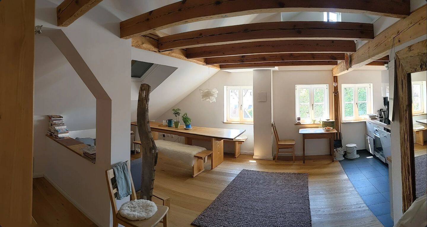 Stilvolle Dachgeschosswohnung in ökologisch saniertem Haus – zentral in Schwaig, 90571 Schwaig b. Nürnberg