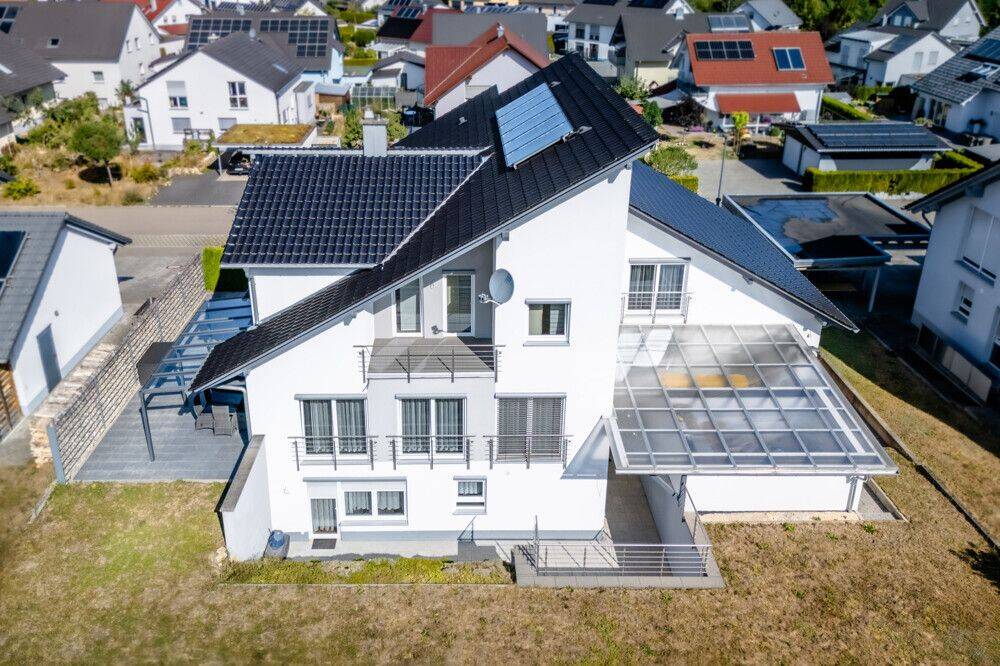 Großzügiges Einfamilienhaus mit Einliegerwohnung in begehrter Lage von Münsingen., 72525 Münsingen