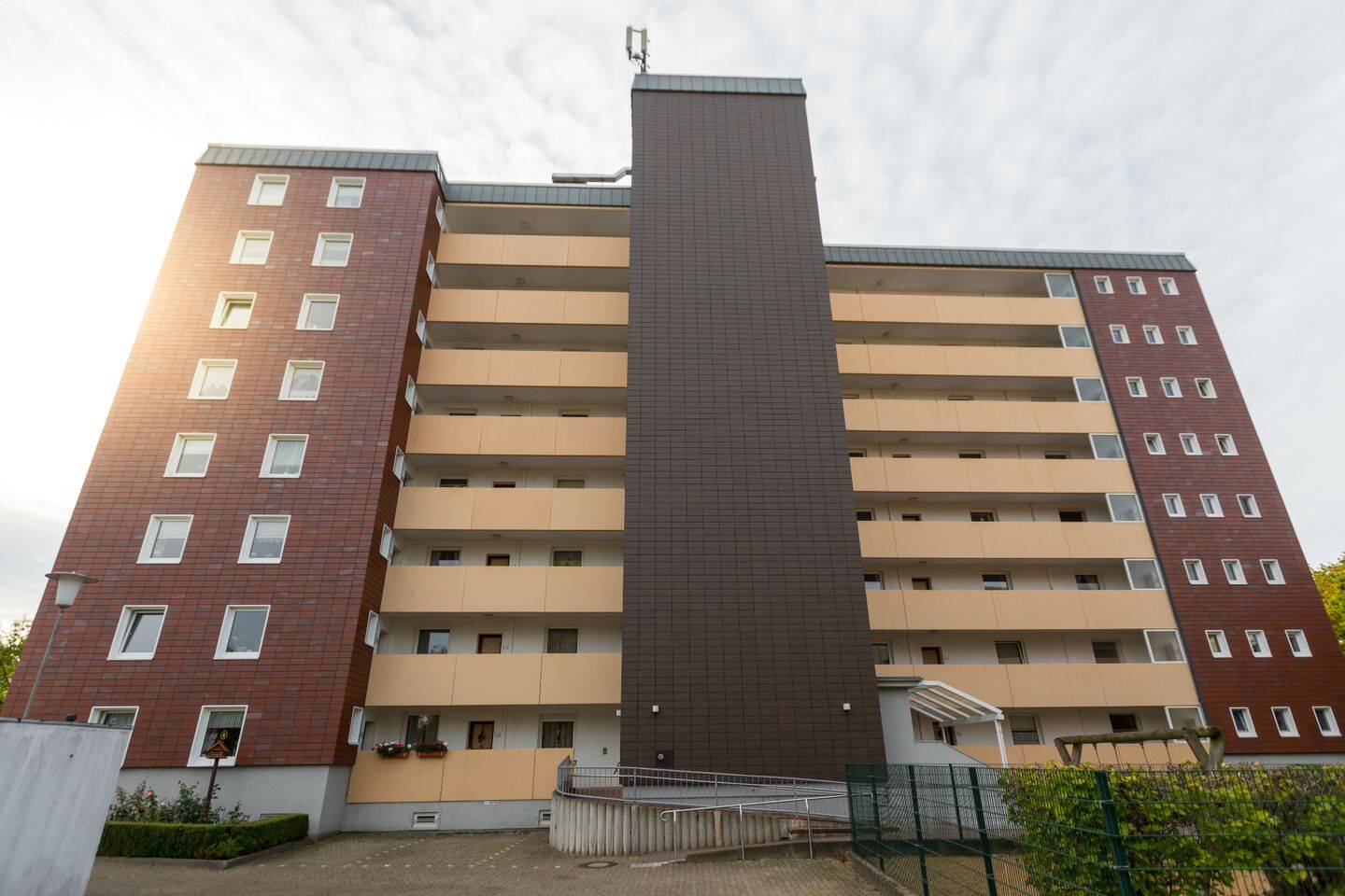 2-Zimmer-Wohnung mit Fahrstuhl und toller Aussicht in Bremerhaven-Lehe!, 27568 Bremerhaven (Lehe Mitte Überseehafen)