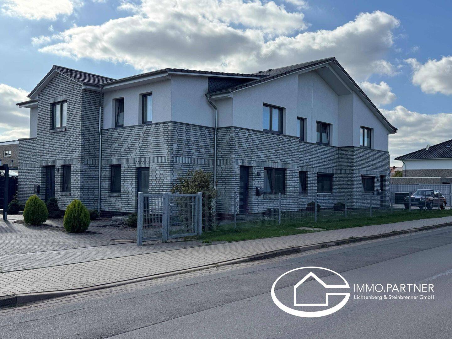 Von Ihrem IMMO.PARTNER: Moderne freiwerdende Erdgeschosswohnung mit eigenem Garten und Wärmepumpe, 31582 Nienburg (Weser)