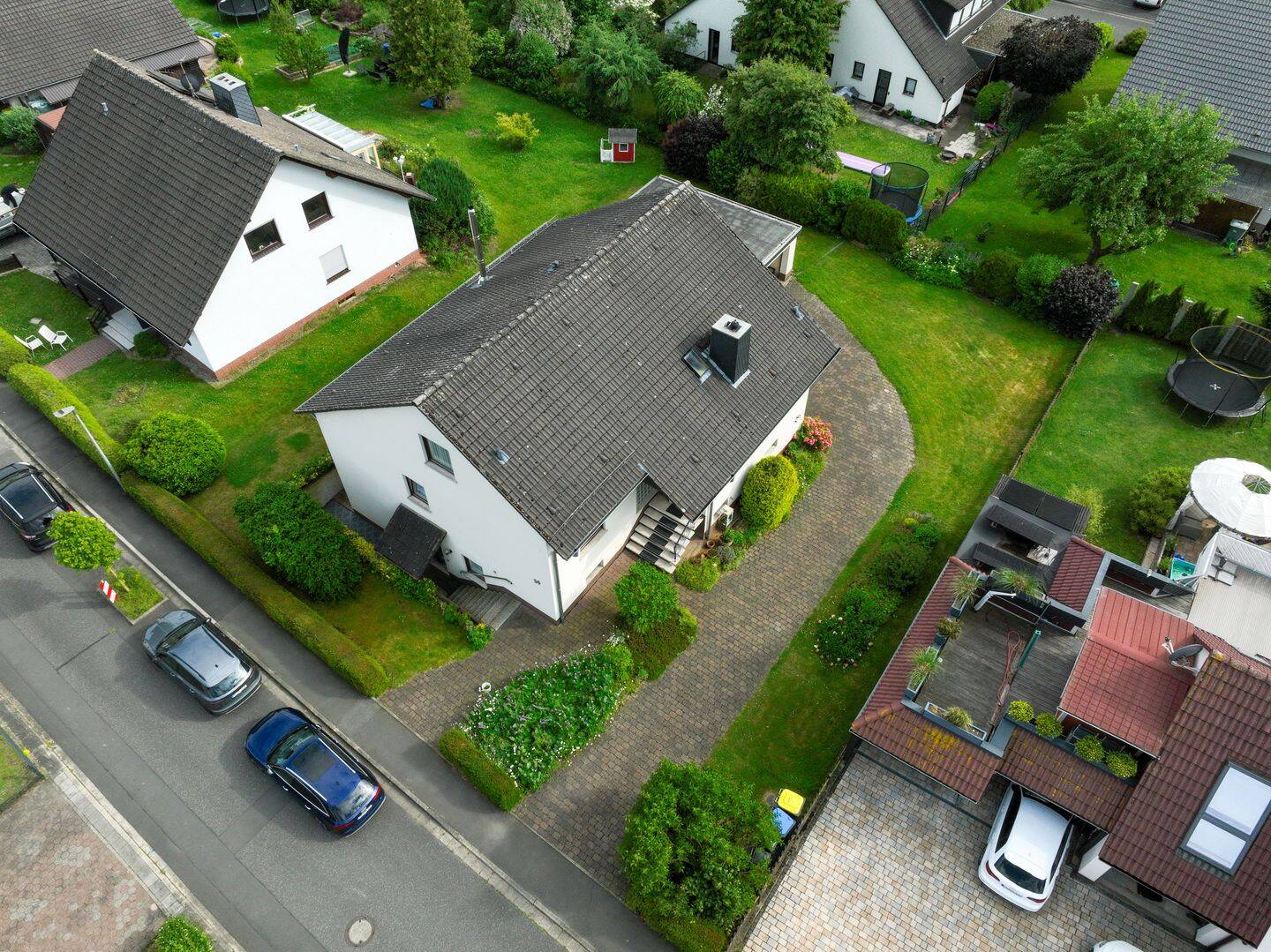 Einziehen und wohlfühlen: Großzügiges und gepflegtes Wohnhaus mit Garten und vielseitigen Nutzungsmöglichkeiten in Guxhagen, 34302 Guxhagen