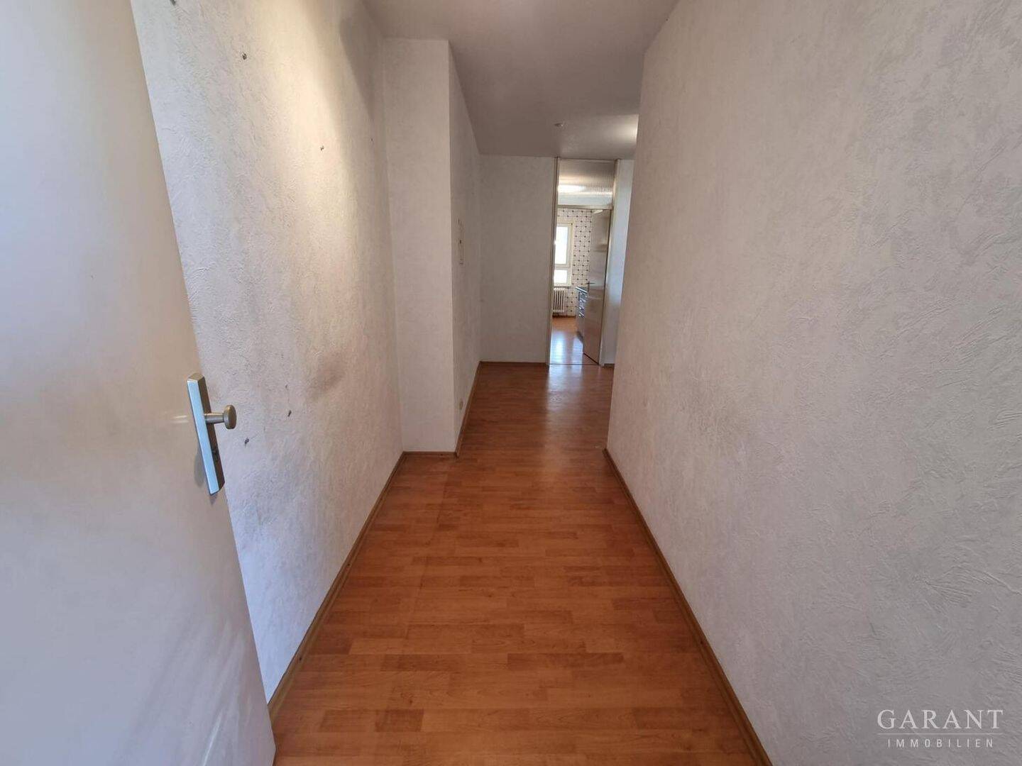 Leerstehende 2 Zimmer-Wohnung mit großem Balkon, Aufzug und Tiefgaragenstellplatz in Pforzheim-Haida, 75181 Pforzheim