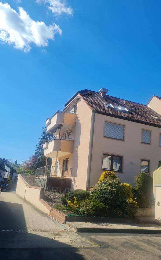 Schöne 4-Zimmer Wohnung mit Balkon und Einbauküche in Herzogenaurach, 91074 Herzogenaurach