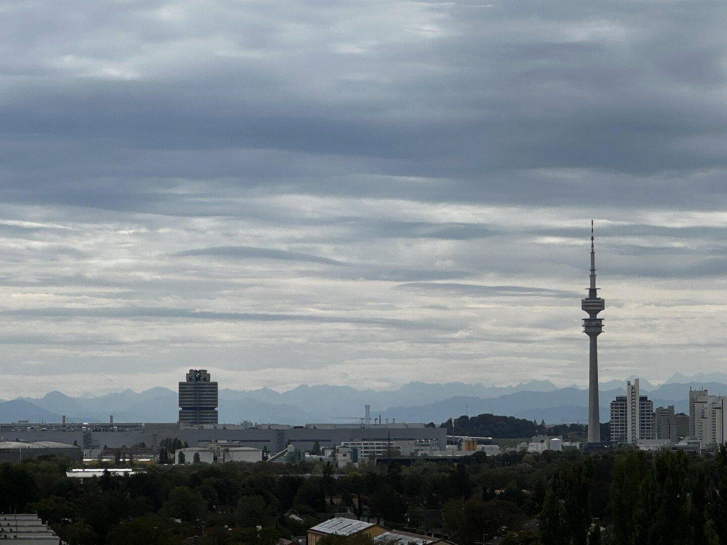 Leerstehende große Wohnung mit Alpenblick aus dem Münchner Norden, 80933 München (Feldmoching-Hasenbergl Milbertshofen-Am Hart)