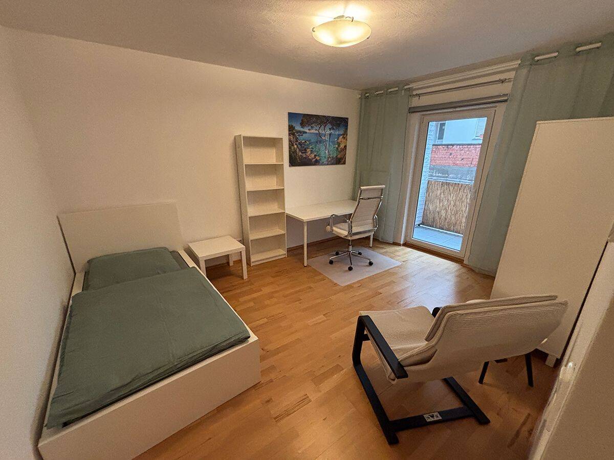 Für Studierende oder Azubis: Ein WG-Zimmer in 2er-Studenten-WG-Wohnung, voll möbliert, gegenüber der FAU / Universität zu vermieten., 90403 Nürnberg (Gleißbühl Lorenz Sebald)