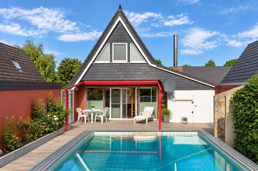 Seltene Gelegenheit in Duhnen – Nurdachhaus auf 541 m² mit Pool, Sauna & Garage, 27476 Cuxhaven