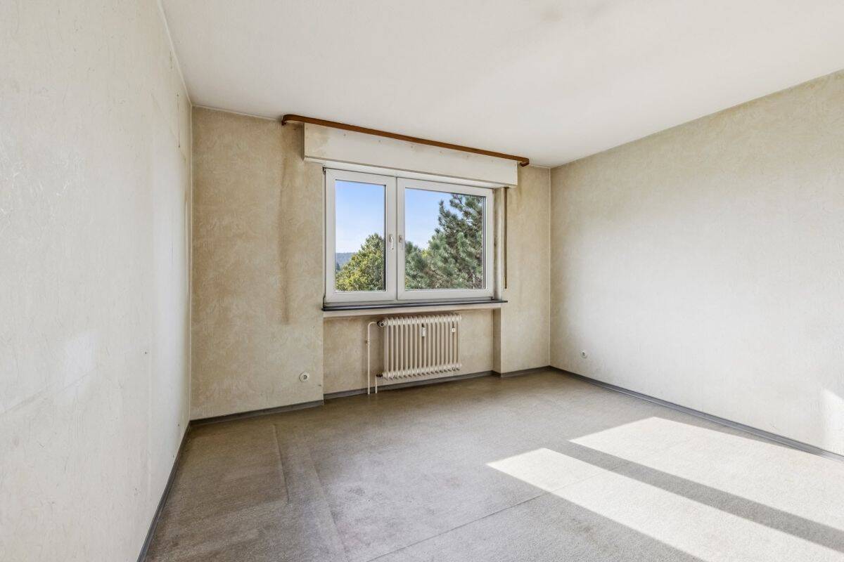 Ein-Zimmer-Wohnung mit Bad und Küche in gut angebundener Lage von Oberesslingen zur Sanierung, 73730 Esslingen am Neckar