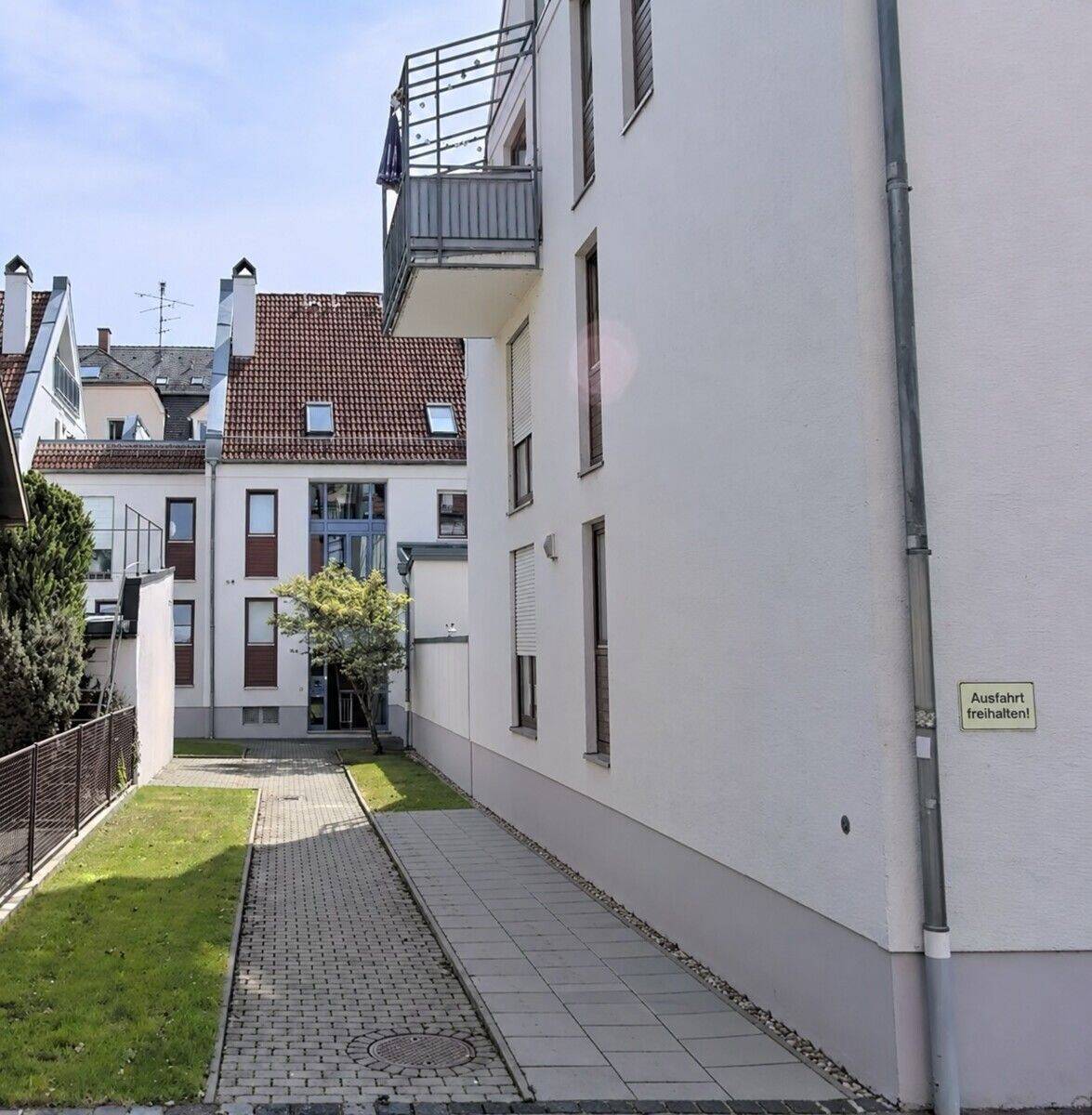 Zentral gelegene 2-Zimmer-Wohnung mit Terrasse und Duplex-Stellplatz in Augsburg, 86153 Augsburg (Innenstadt)