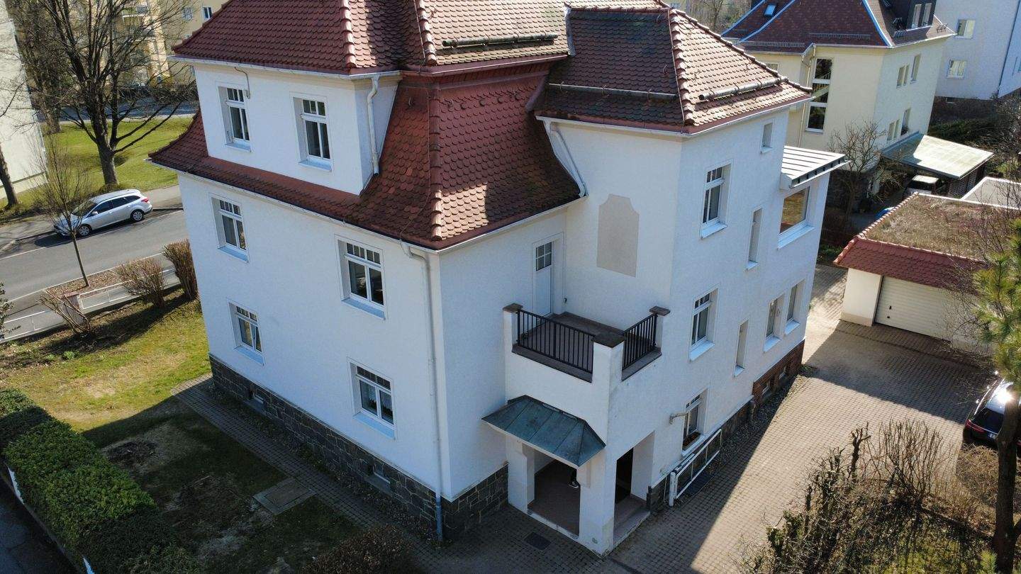 ERSTBEZUG – Hochwertig-sanierte 4-Raum-Wohnung mit überdachtem Balkon in exklusiver, ruhiger Wohnlage in Freiberg, 9599 Freiberg