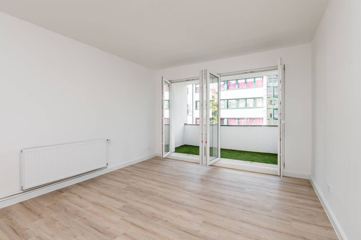 Kreuzberg: Glogauer Str.: ERSTBEZUG nach Sanierung: 2-Zi-Whg, 60 m² im VHS 3. OG + Balkon – SOFORT, 10999 Berlin (Friedrichshain-Kreuzberg Kreuzberg)