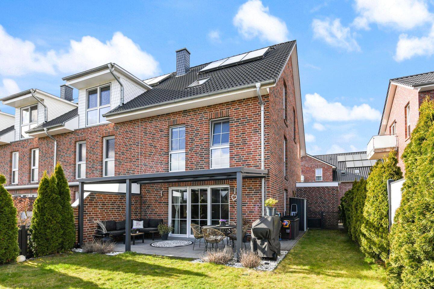 Modernes und großzügiges Endreihenhaus in grüner Idylle!, 21037 Hamburg (Bergedorf)