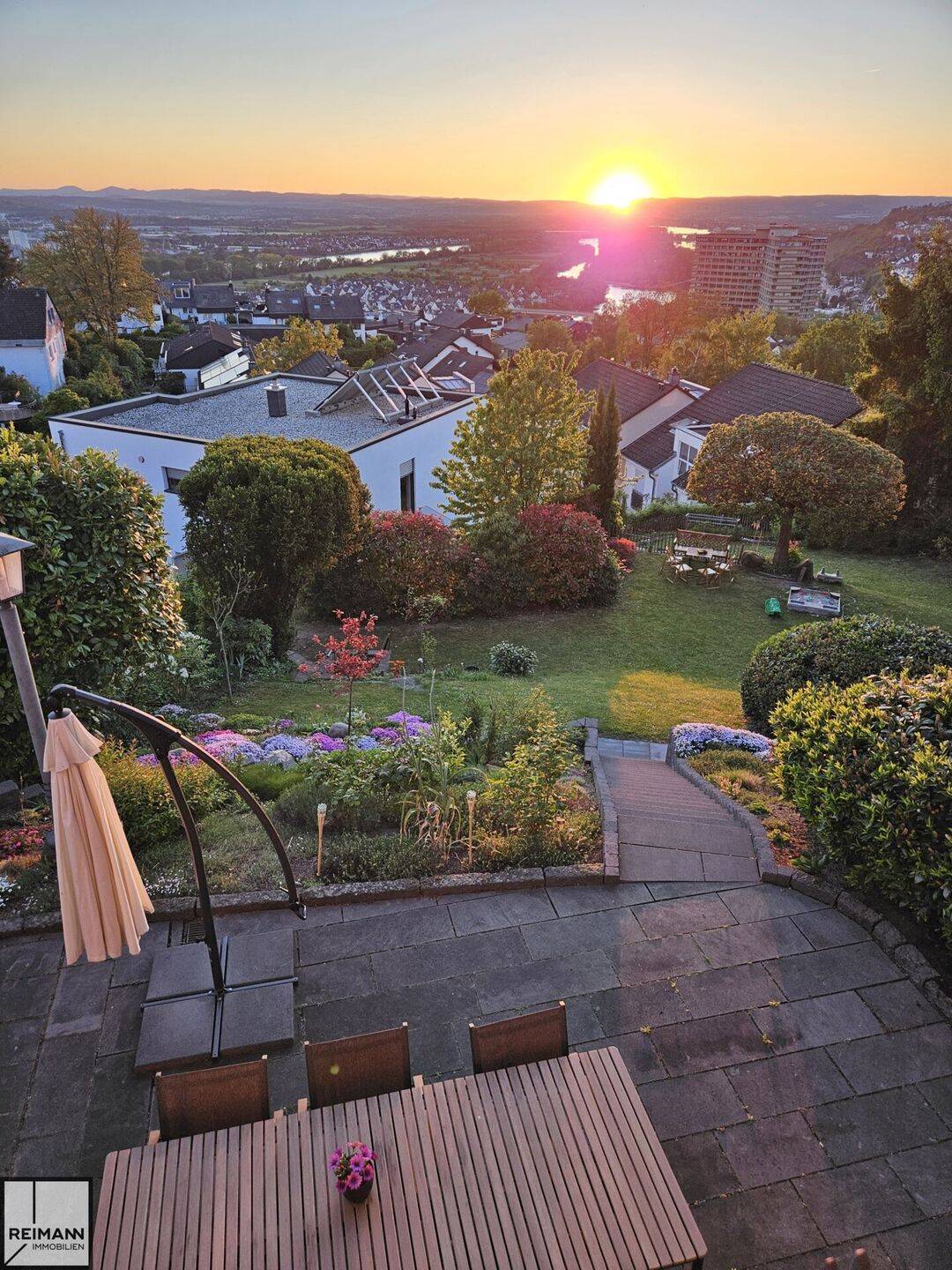 Traumlage in Vallendar  Rheinblick aus allen Wohnebenen, 56179 Vallendar