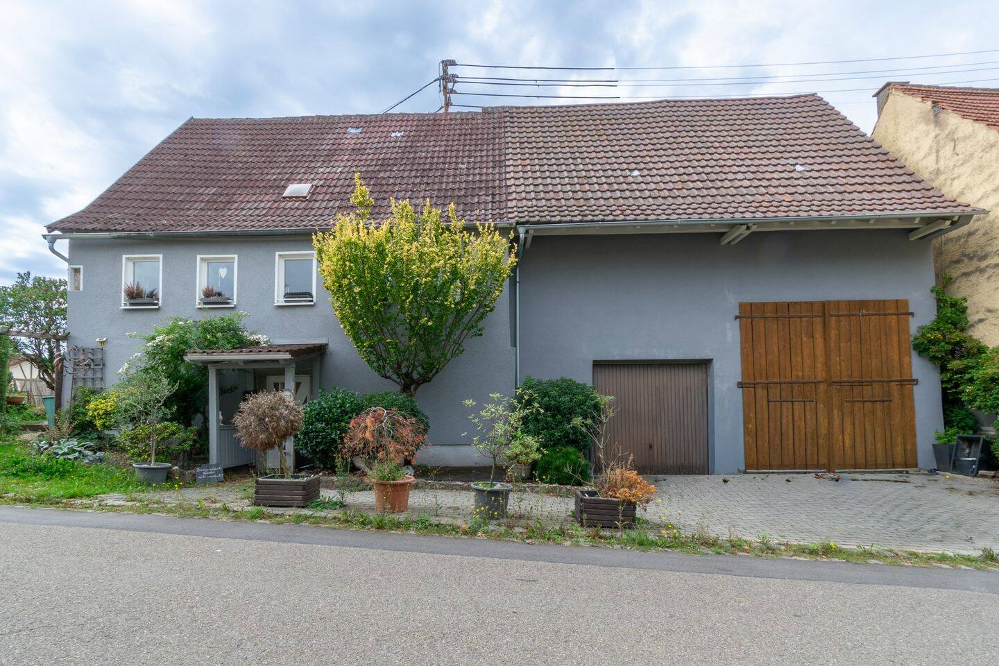 Klein aber mein. Einfamilienhaus mit Garage und Scheune. Kurzfristig beziehbar, 74673 Mulfingen