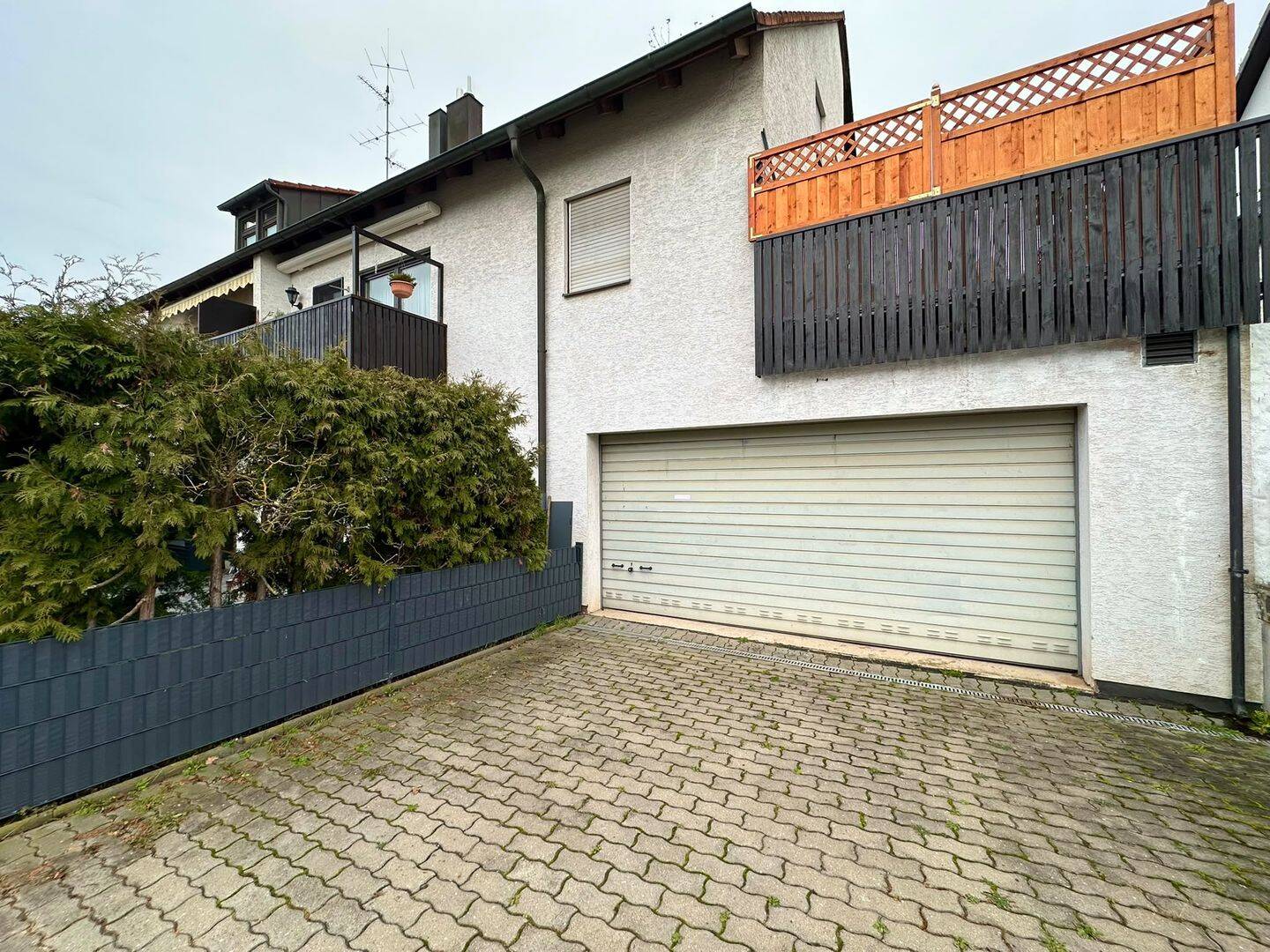 Renovierte 3 Zimmer Wohnung mit zwei Balkone, 90453 Nürnberg