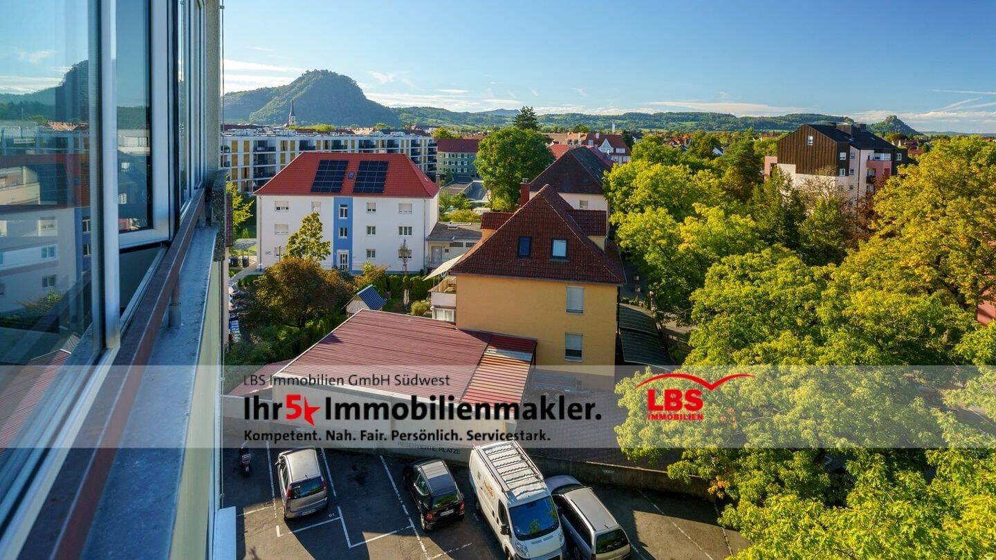 Frisch renovierte 2-Zimmer-Wohnung mit Balkon, Aufzug und Tiefgaragenstellplatz in Singen, 78224 Singen (Hohentwiel)