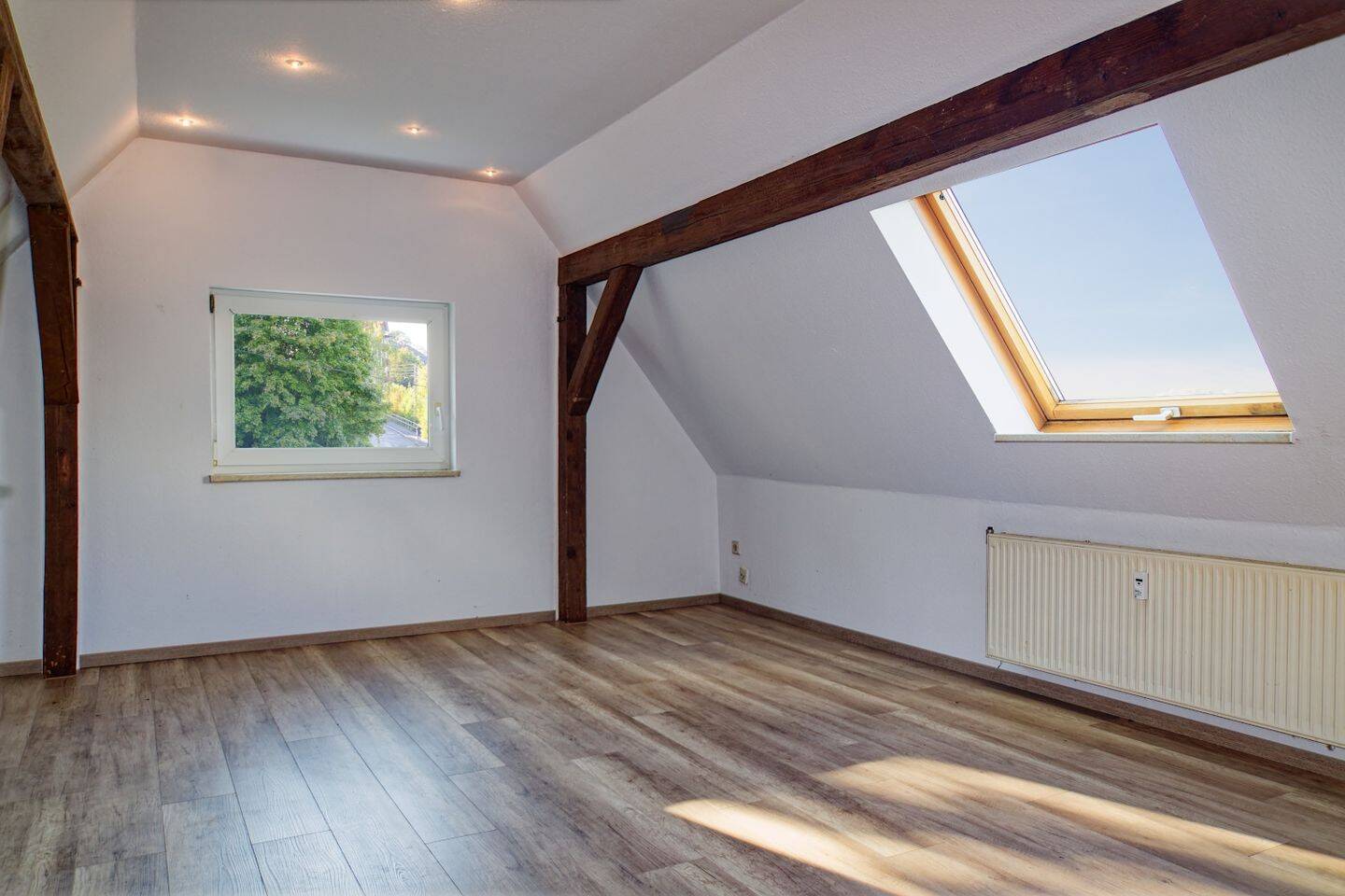 Wohnen mit Dachschrägen, Sichtbalken und Fernblick, 7973 Greiz