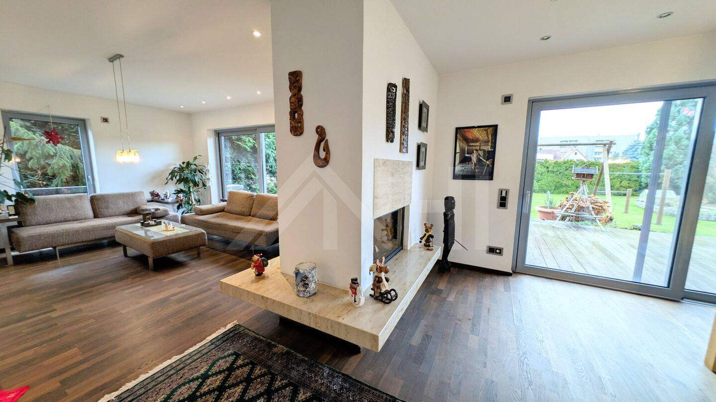 Modernste Wohnqualität auf hohem Niveau in Großstadtnähe … Erdwärme, 1.300 m² Grundstück, Kamin, Einbauküche, Doppelgarage uvm., 4571 Rötha