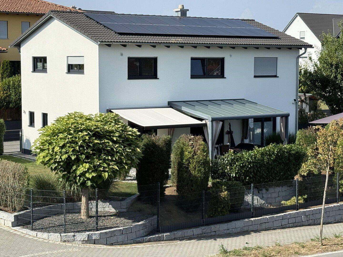 Neuwertiges Einfamilienhaus mit Wärmepumpe, PV, Doppelgarage & hochwertiger Ausstattung, 84098 Hohenthann