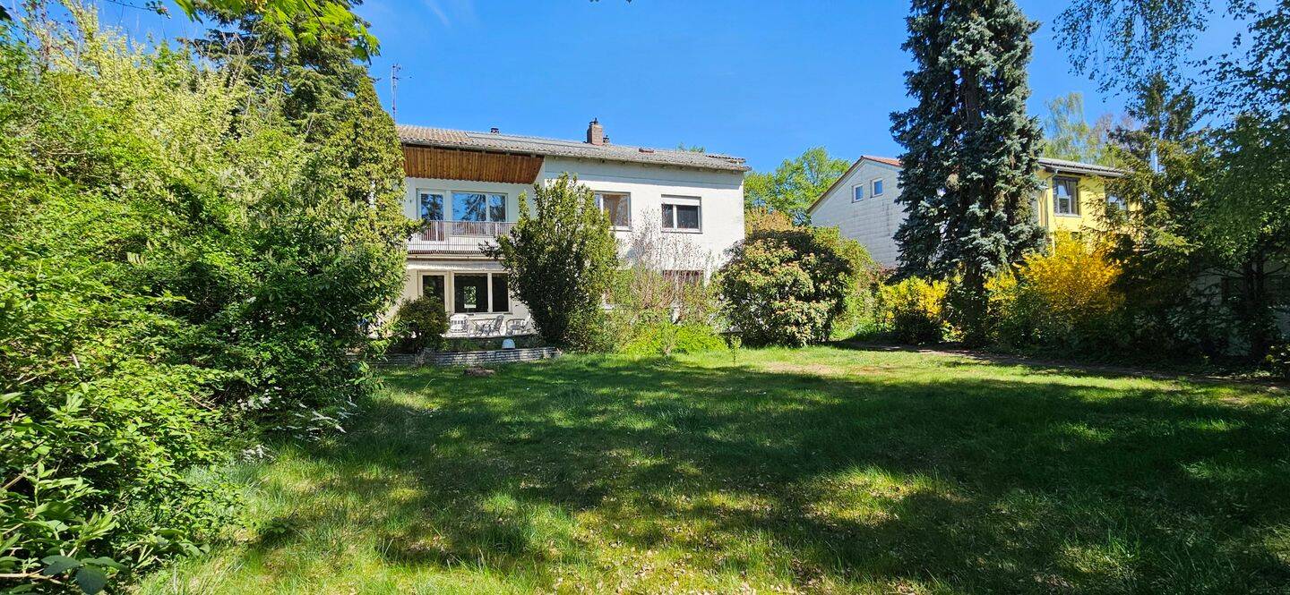 Exklusives Sonnengrundstück mit Bestandsgebäude im Inneren Westen von Regensburg, 93049 Regensburg (Großprüfening-Dechbetten-Königswiesen Innenstadt Westenviertel)