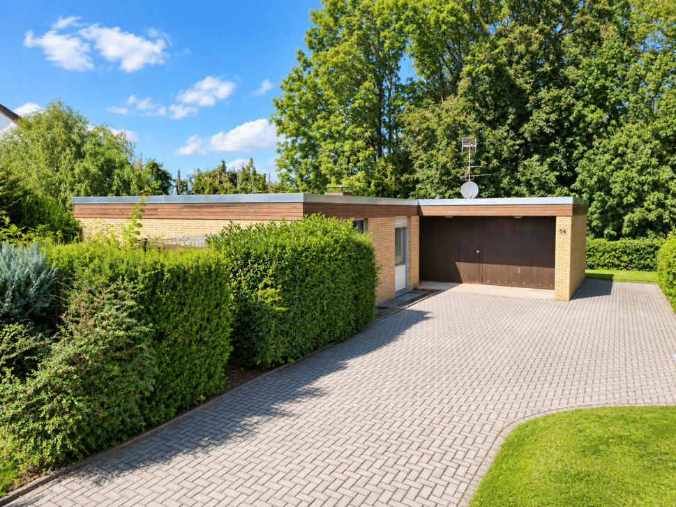 ***Bungalow mit großem Grundstück Nähe Goerdeler-Gymnasium***, 33102 Paderborn