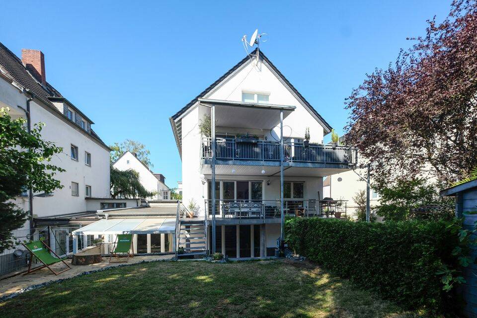 Großzügige 4,5-Zimmerwohnung mit großem Balkon, Terrasse und Garten