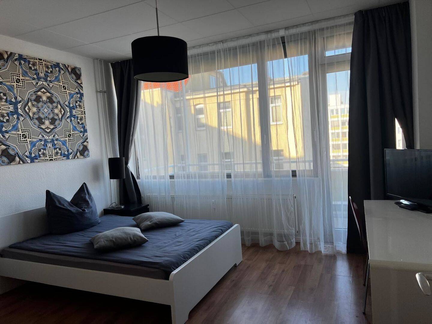 Möbliertes Apartment mit einem Balkon am Kurfürstendamm, 10711 Berlin (Charlottenburg-Wilmersdorf Charlottenburg Grunewald Halensee Wilmersdorf)