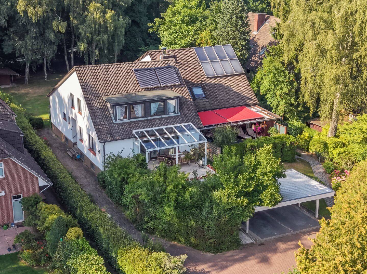 Viel Platz für die ganze Familie: Großzügige Doppelhaushälfte mit schönem Grundstück in Meiendorf, 22145 Hamburg (Wandsbek Farmsen-Berne Rahlstedt)