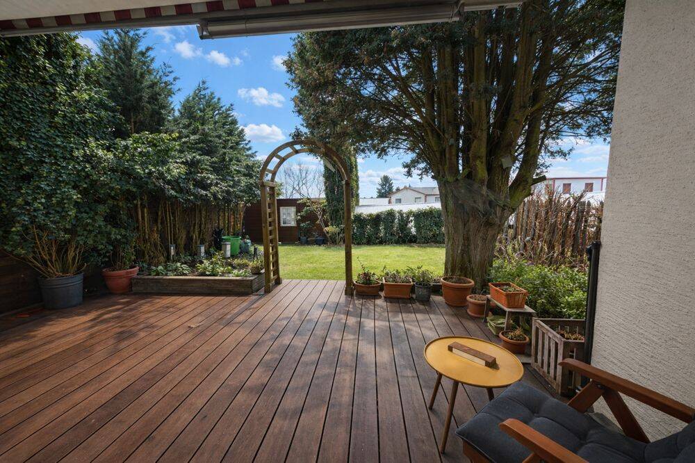 Gemütliches 1 FH mit Garten,2 Garagen + Womostellplatz, ideal für Familien und Wohnen & Arbeiten, 61184 Karben