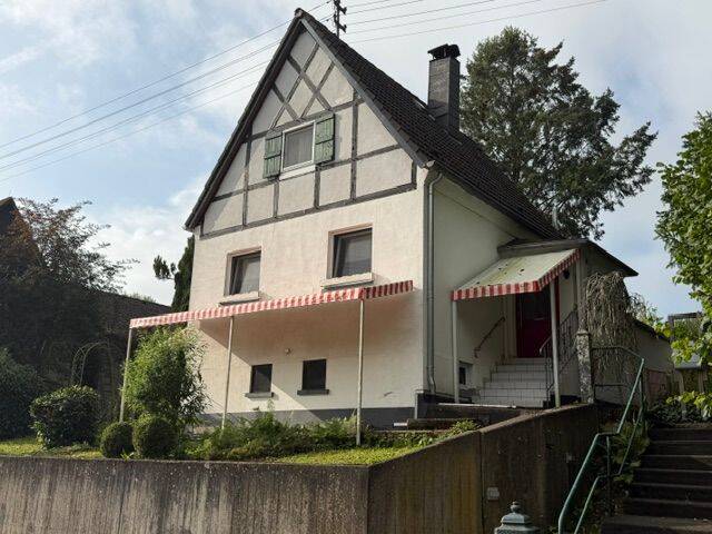 Schönes Haus mit Charme und großem Garten in Altenkirchen, 57610 Altenkirchen (Westerwald)