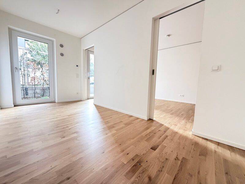 Preisgünstige und interessante 2-Zimmer-Wohnung, 70191 Stuttgart (Bad Cannstatt Nord)