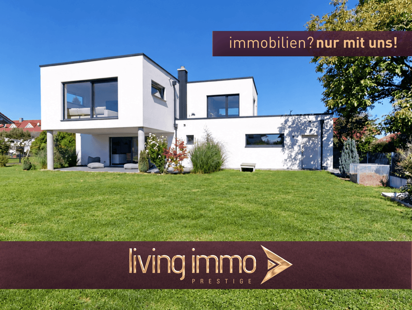 Modernes Wohnhaus mit großzügigem Garten, Doppelgarage & PV-Anlage mit Speicher in Ering, 94140 Ering