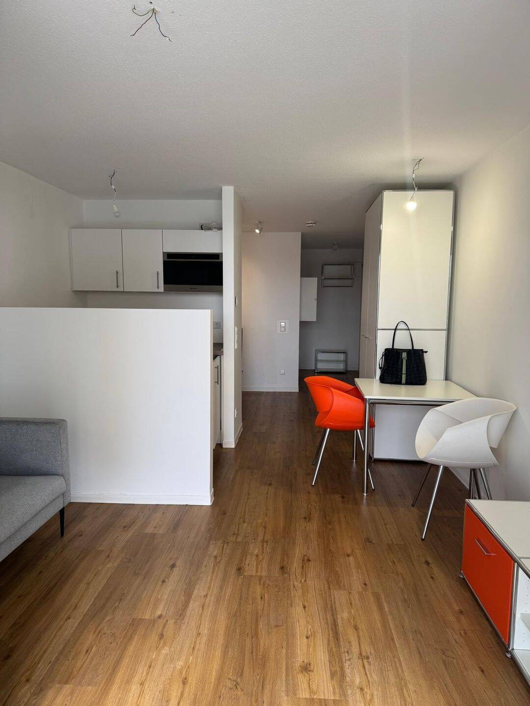 Ab sofort – möblierte 1-Zimmer-Wohnung mit kleinem Garten, 90431 Nürnberg
