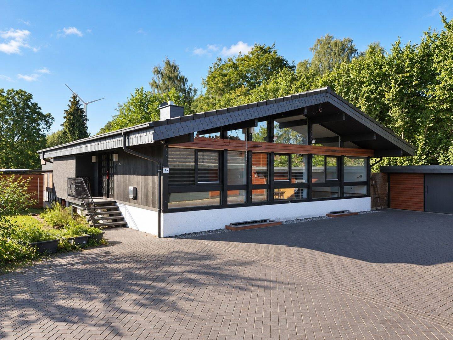 Architektur mit Charakter: HUF Haus mit außergewöhnlichem Wohngefühl, 32457 Porta Westfalica