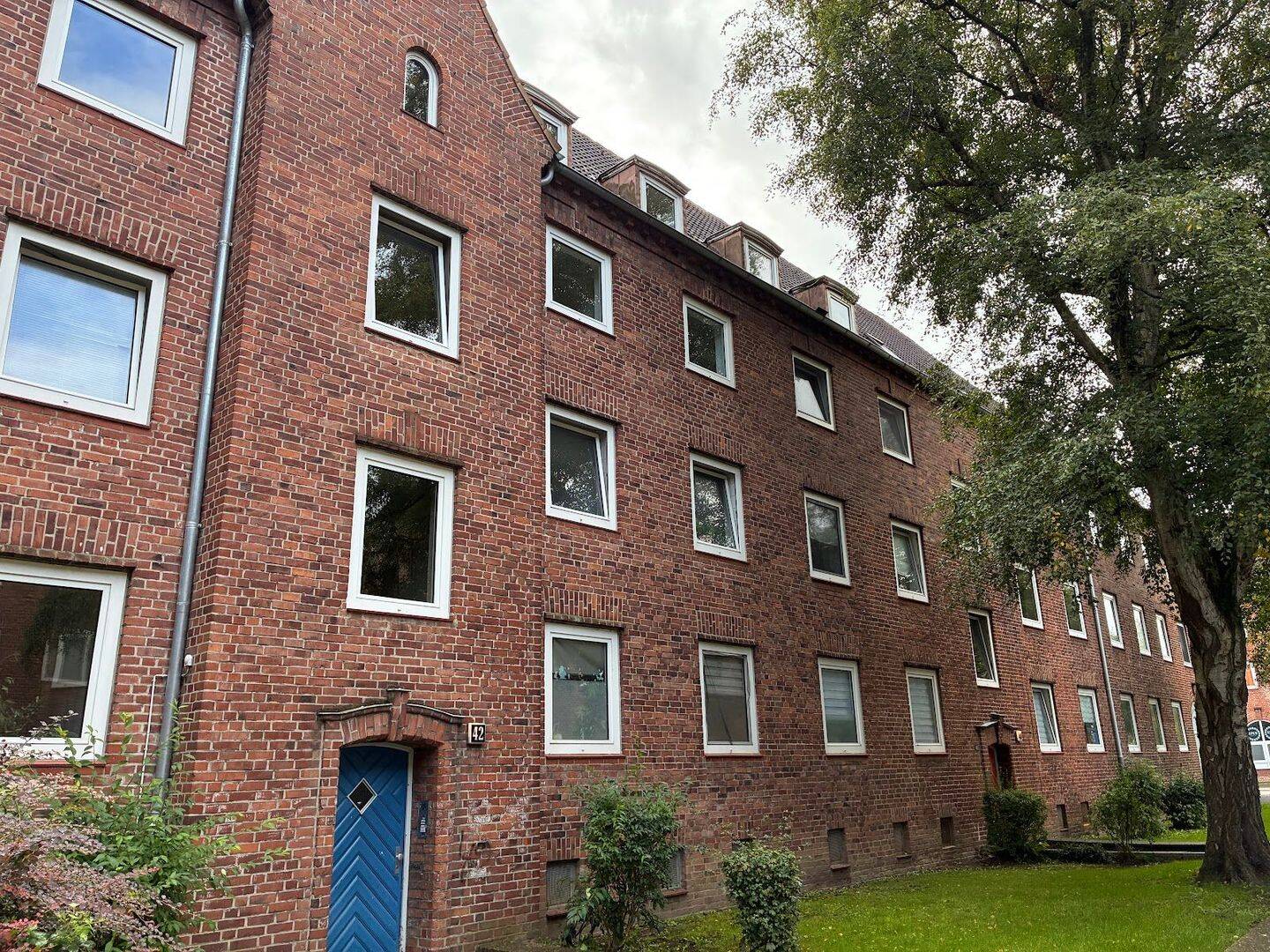 Gemütliche Dachgeschosswohnung mit Einbauküche, 24149 Kiel (Neumühlen-Dietrichsdorf)