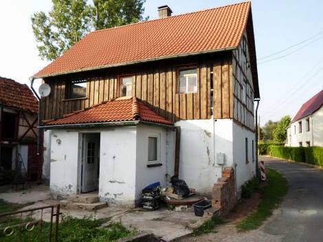 teilrestauriertes Haus in einem ruhige Bereich des Ortes, 99735 Kleinfurra