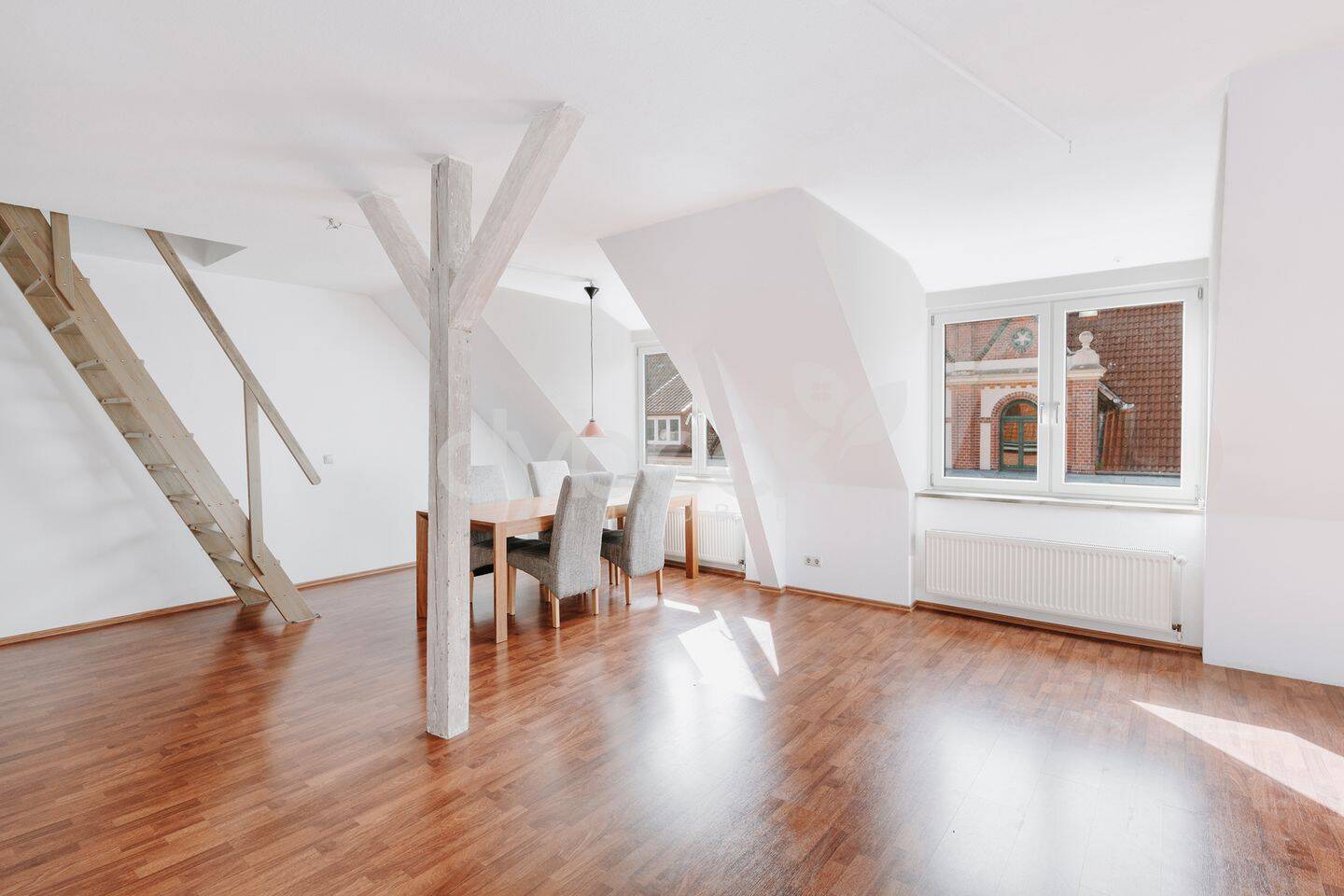 Ankommen, wohlfühlen, Zuhause sein – gepflegte Dachgeschosswohnung mit 113 qm Wohn- und Nutzfläche., 21339 Lüneburg