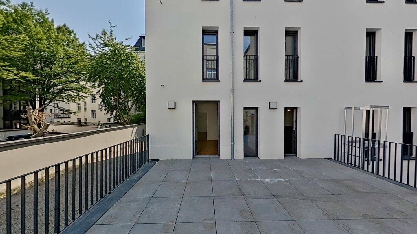 38 m² eigene Terrasse: 2-Zimmer-Erstbezug im Gutleutviertel, Einbauküche inklusive, 60327 Frankfurt am Main (Gallus Gutleutviertel Westend-Süd)