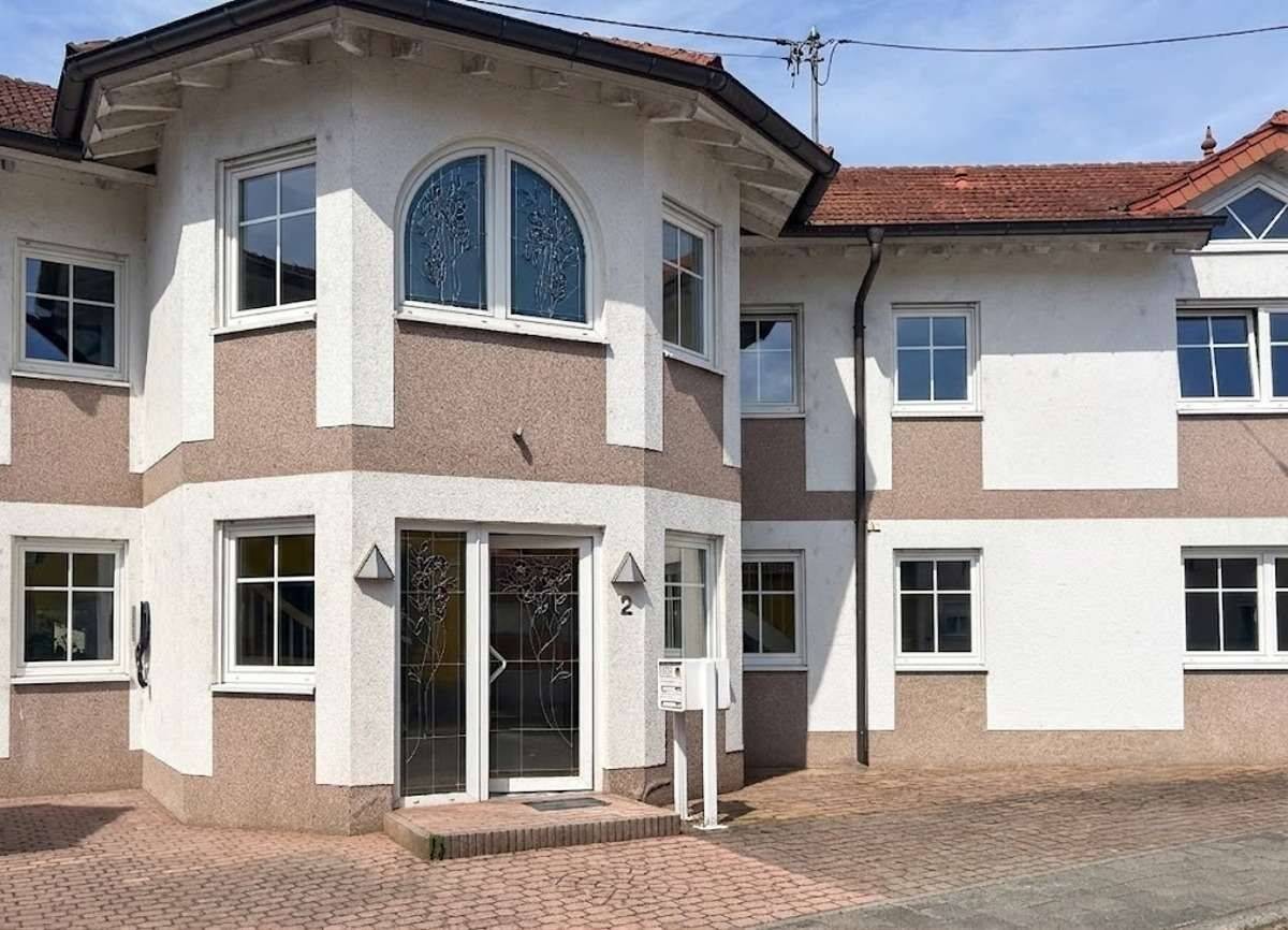 Großzügige 3-Zimmer-ETW mit 103 m² und toller Einbauküche in ruhiger Wohnlage von Harthausen, 67376 Harthausen