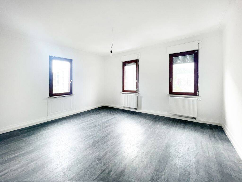 Sanierte 4-Zimmer-Wohnung im 1.OG mit großzügigem Gemeinschaftsgarten, 72793 Pfullingen