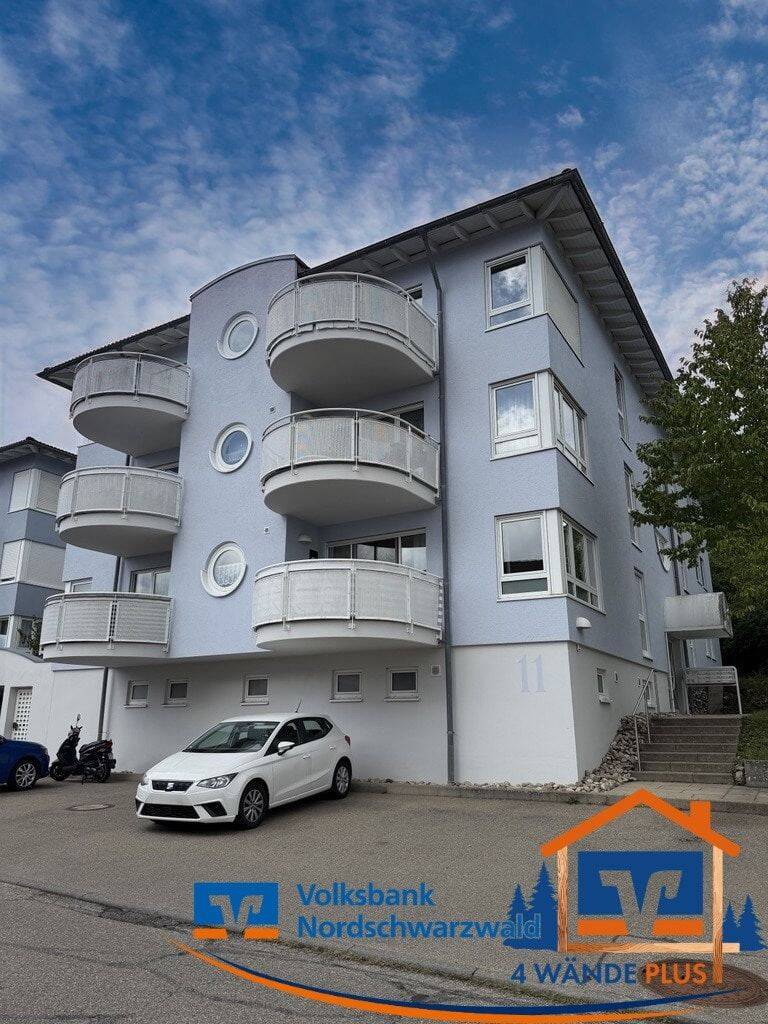 Helle 4-Zimmer-Wohnung mit Balkon, Einbauküche und Tiefgaragenstellplatz, 72280 Dornstetten
