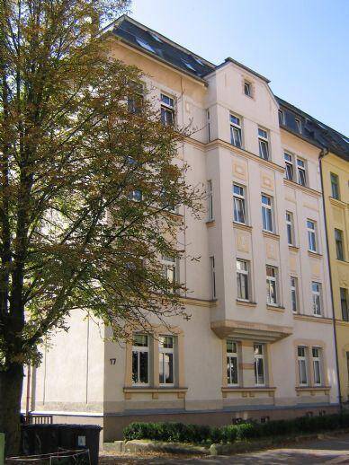 Über den Dächern von Zwickau – helle 3-Raum-Wohnung mit Balkon, Stellplatz und Kellerabteil, 8060 Zwickau