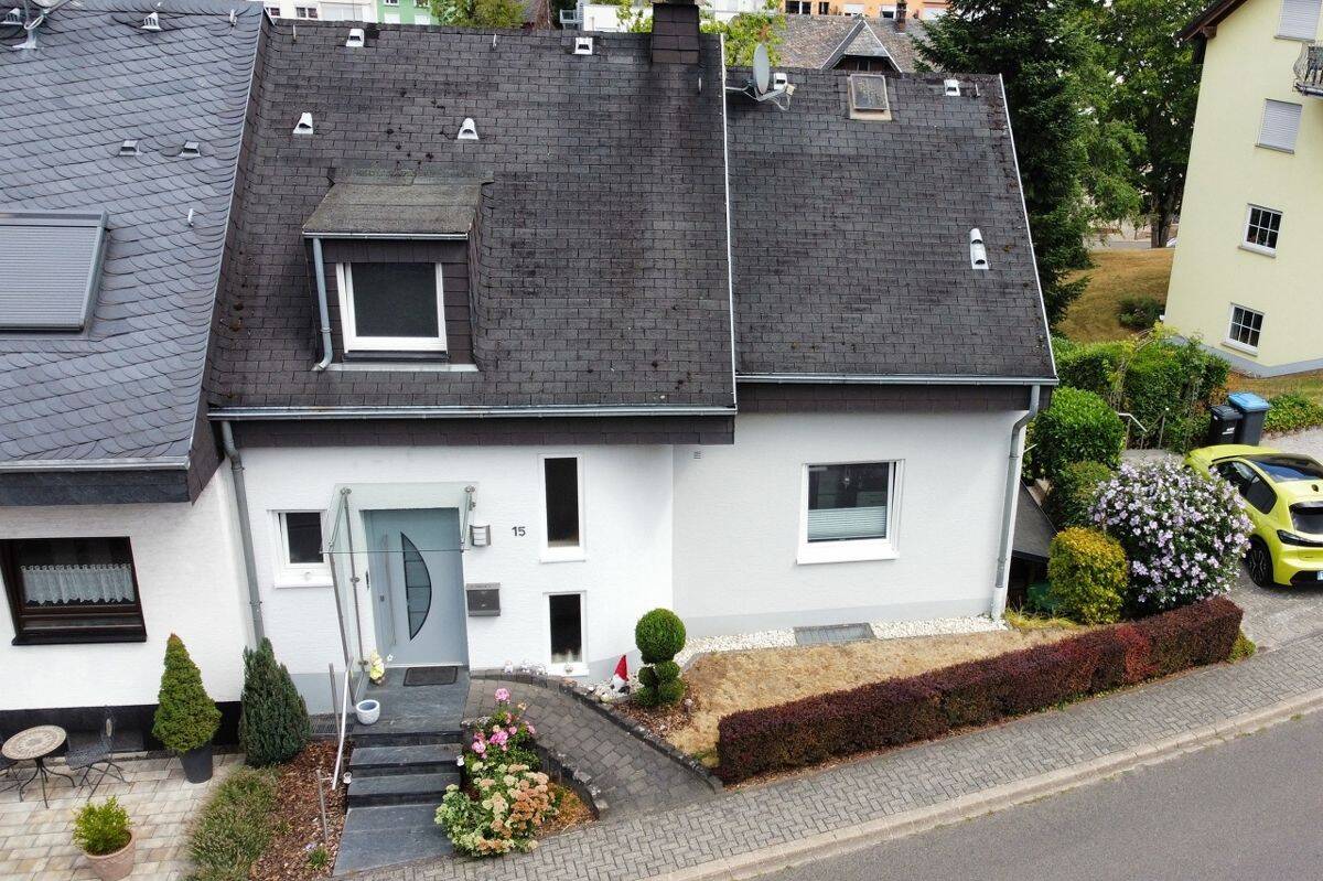 Viel Platz, sonniger Garten und gemütlicher Wohnkomfort – Gepflegtes Reihenendhaus in Kordel, 54306 Kordel