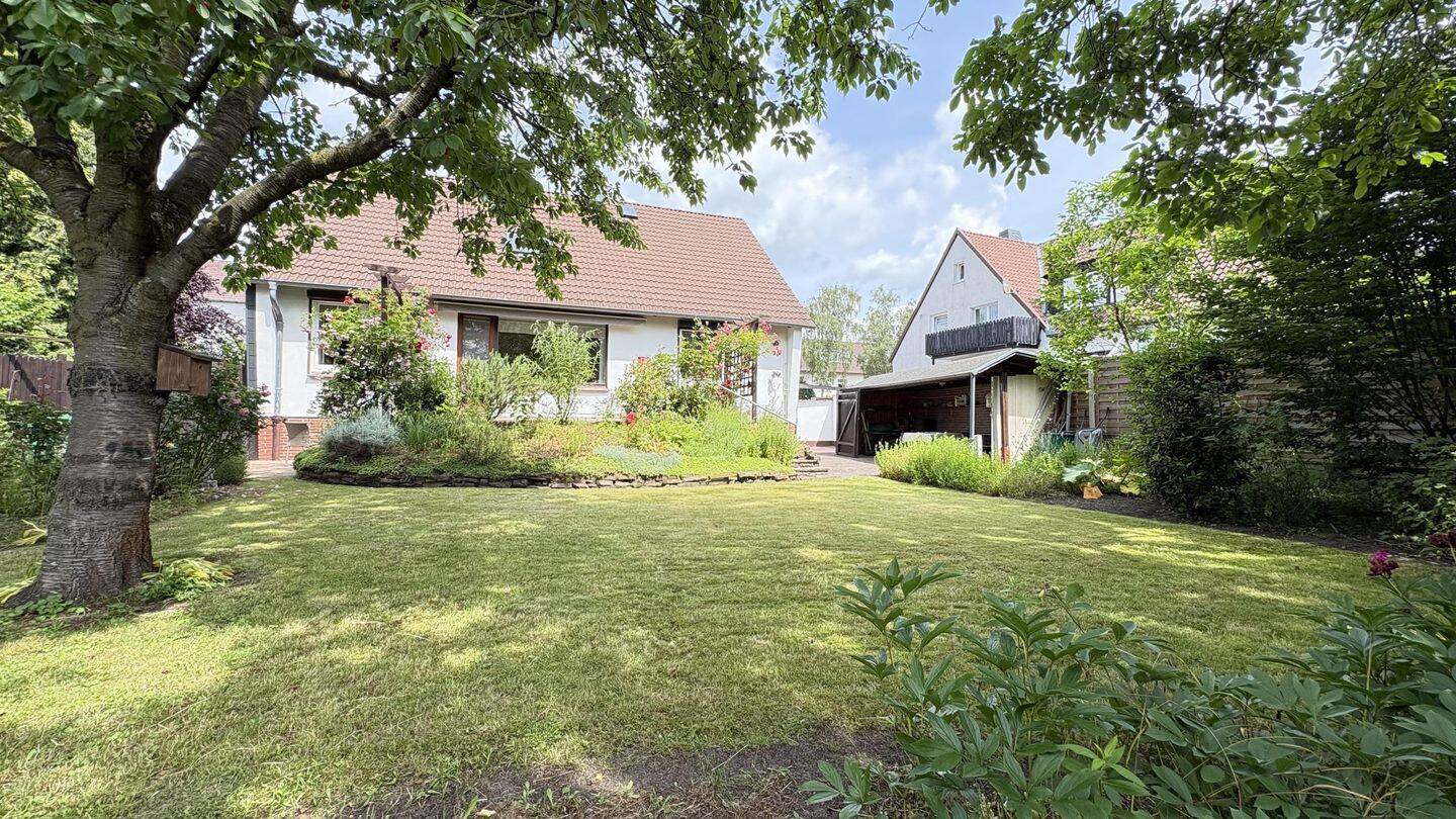 Familienglück mit schönem Garten – 6-Zimmer-Haus in guter Lage, 30827 Garbsen