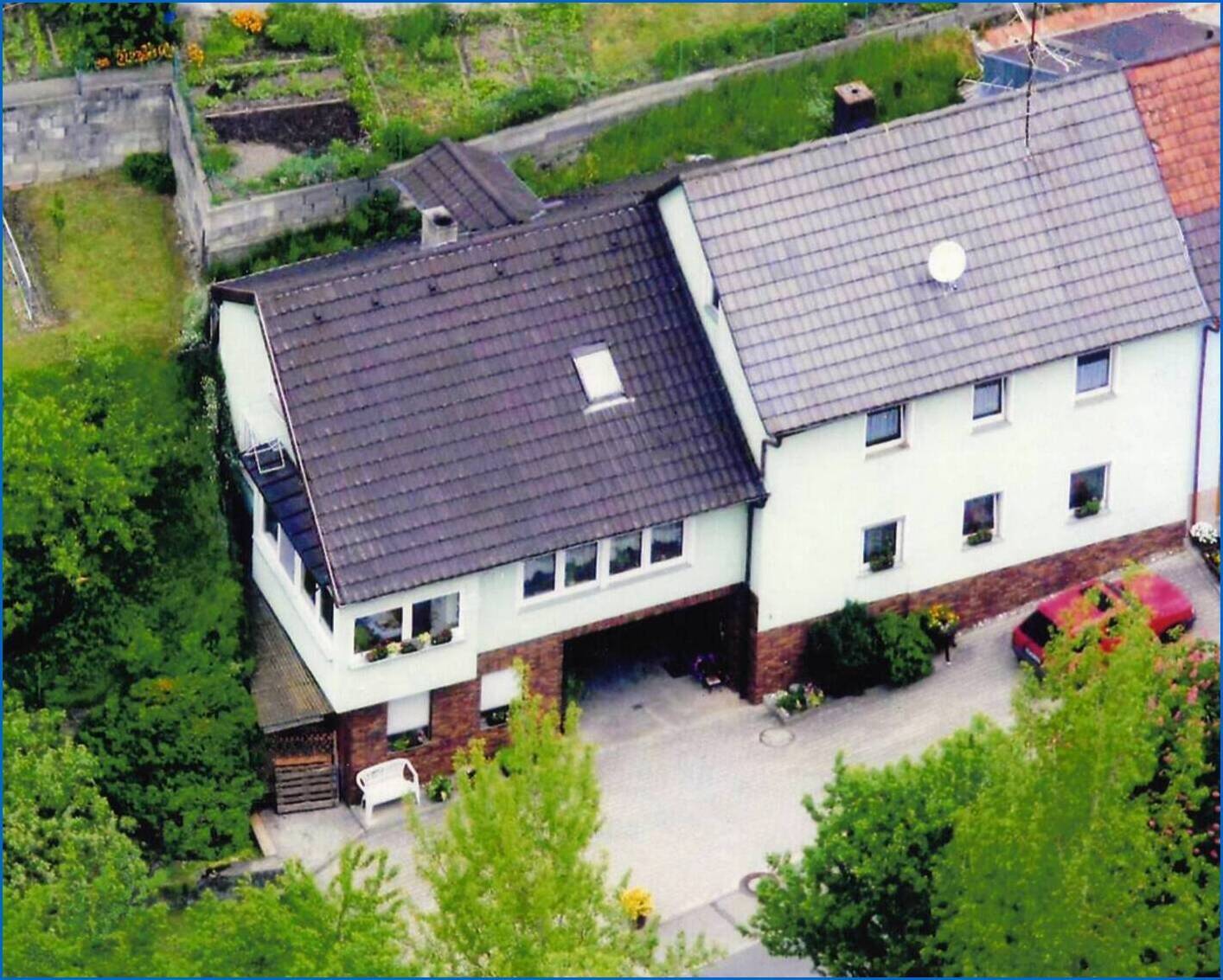 Wohnen mit Charme: Gepflegtes Zweifamilienhaus mit zusätzlichem Grundstück in Radolfzell-Liggeringen, 78315 Radolfzell am Bodensee