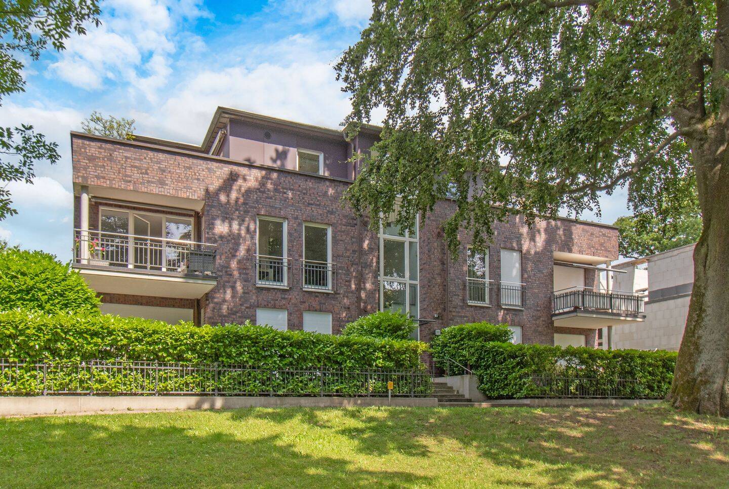 Modernes Penthouse mit Wasserblick und außergewöhnlicher Ruhe!, 22297 Hamburg (Hamburg-Nord Alsterdorf Barmbek-Nord Groß Borstel Winterhude)