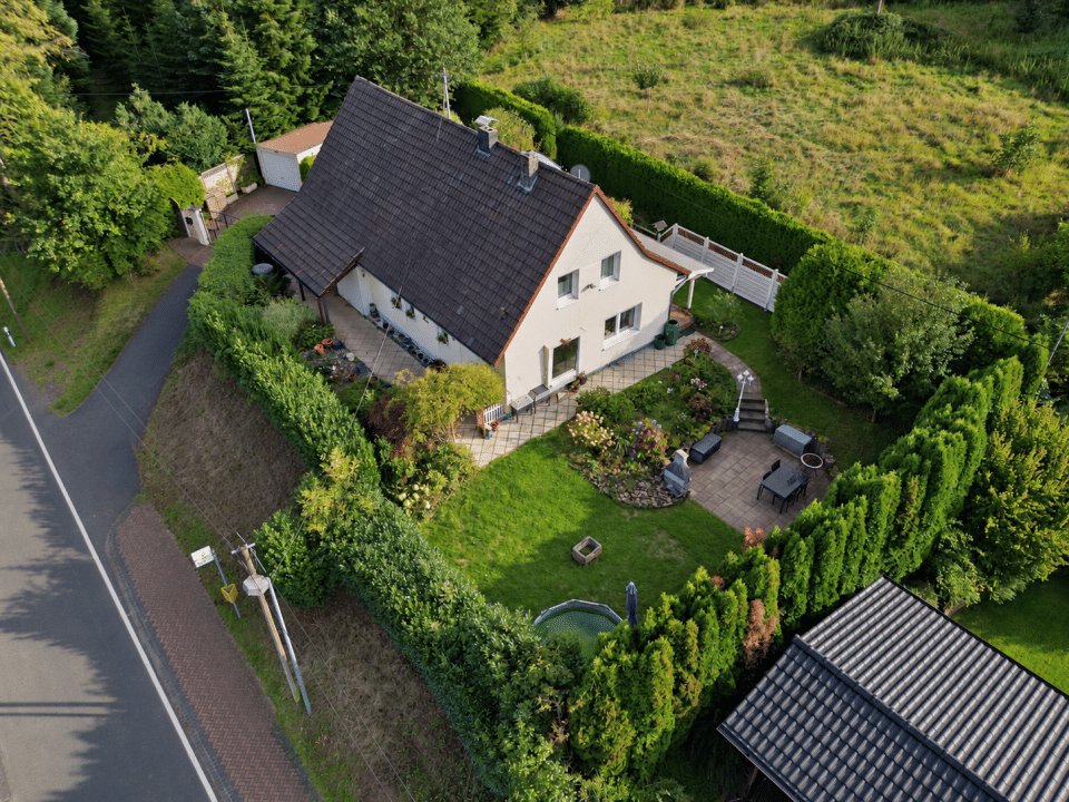 Durchs eigene Tor ins Zuhause – mit Garten, Kamin, Sauna und unverbautem Weitblick, 53773 Hennef (Sieg)