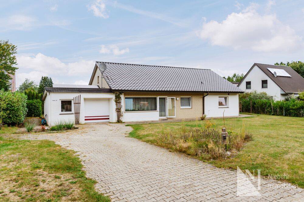 Einfamilien-Bungalow auf großem Grundstück im beliebten Bardowick, 21357 Bardowick