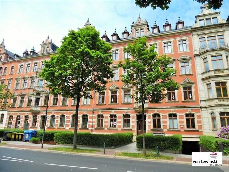 CHARMANTE KASSBERGWOHNUNG MIT EINBAUKÜCHE, BALKON UND STELLPLATZ…, 9112 Chemnitz (Altendorf Kaßberg Zentrum)